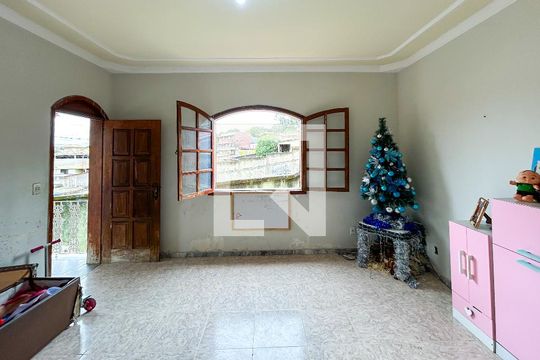 Casa à venda com 5 quartos, 365m² em Rio Branco, Belo Horizonte