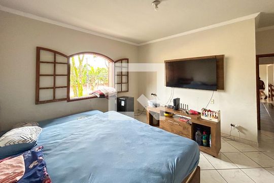 Casa à venda com 5 quartos, 365m² em Rio Branco, Belo Horizonte