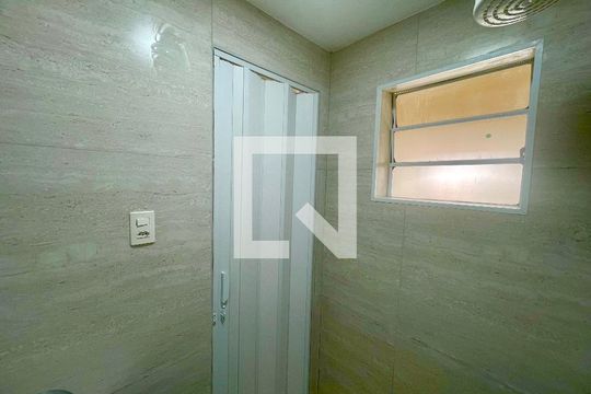 Banheiro de casa para alugar com 1 quarto, 60m² em Camargos, Guarulhos