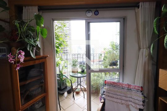 Sala de apartamento à venda com 2 quartos, 67m² em Bela Vista, Osasco