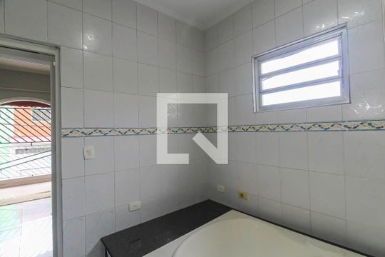 Banheiro da Suíte 1 de casa para alugar com 2 quartos, 150m² em Vila Ema, São Paulo