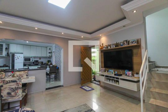Casa para alugar com 2 quartos, 150m² em Vila Ema, São Paulo