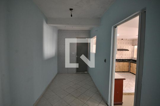 Quarto de serviço de casa para alugar com 3 quartos, 117m² em Parque Casa de Pedra, São Paulo