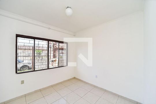 Quarto 1 de casa à venda com 4 quartos, 240m² em Sarandi, Porto Alegre