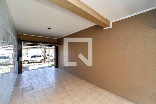 Garagem de casa para alugar com 4 quartos, 240m² em Sarandi, Porto Alegre