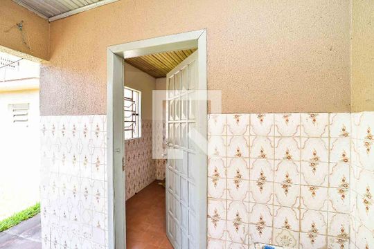 Área de Serviço de casa para alugar com 4 quartos, 240m² em Sarandi, Porto Alegre
