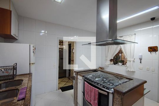 Casa para alugar com 4 quartos, 414m² em Anil, Rio de Janeiro