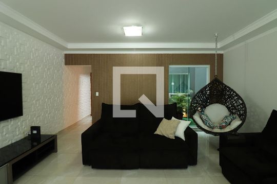 Casa à venda com 3 quartos, 209m² em Santa Terezinha, São Bernardo do Campo
