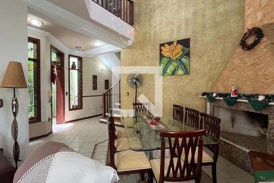 Casa à venda com 3 quartos, 274m² em Parque Taquaral, Campinas