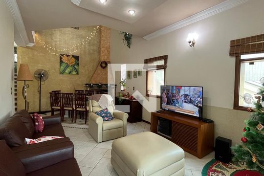 Casa à venda com 3 quartos, 274m² em Parque Taquaral, Campinas