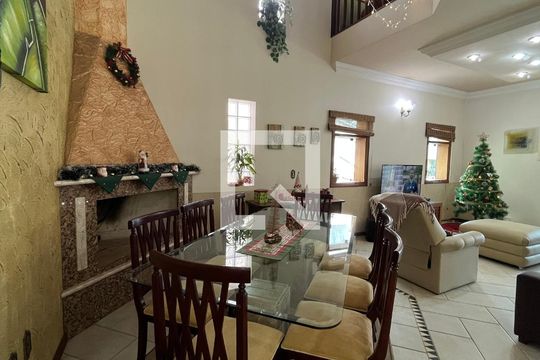 Casa à venda com 3 quartos, 274m² em Parque Taquaral, Campinas