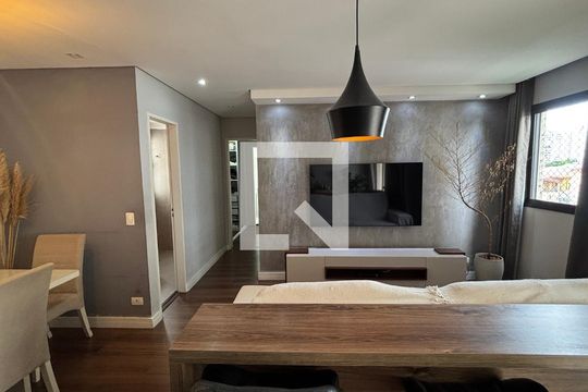 Sala  de apartamento para alugar com 2 quartos, 80m² em Vila Floresta, Santo André