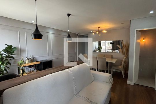 Sala  de apartamento para alugar com 2 quartos, 80m² em Vila Floresta, Santo André
