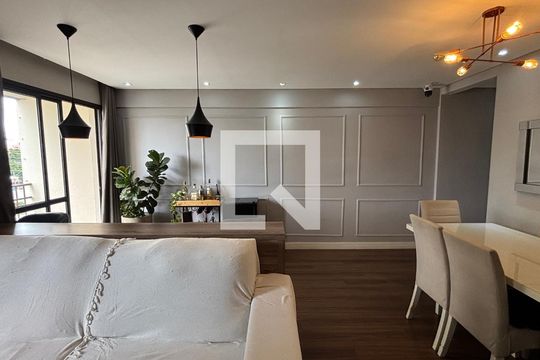 Sala  de apartamento para alugar com 2 quartos, 80m² em Vila Floresta, Santo André