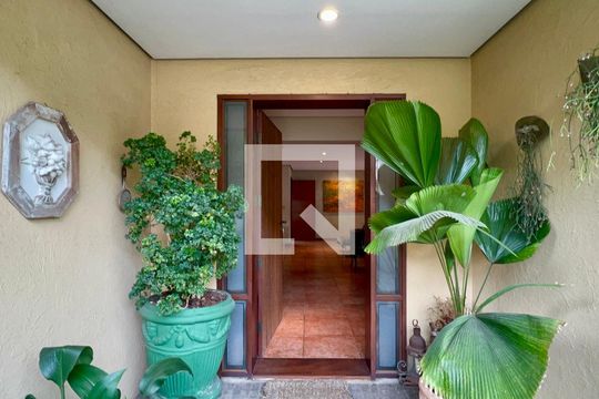 Entrada de casa à venda com 4 quartos, 397m² em Alto de Pinheiros, São Paulo