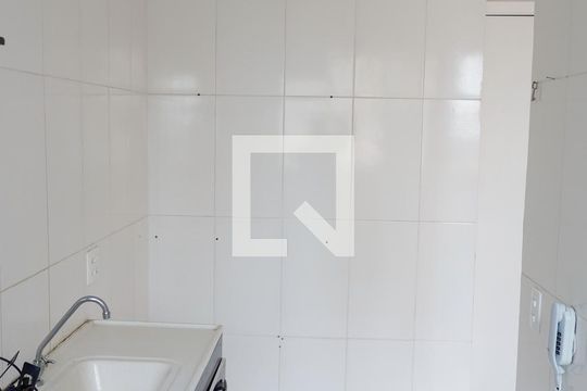 Cozinha de apartamento à venda com 2 quartos, 42m² em Jardim do Lago, Osasco