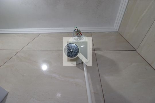 Banheiro Social - Chuveiro de apartamento para alugar com 2 quartos, 54m² em Jardim Progresso, Santo André