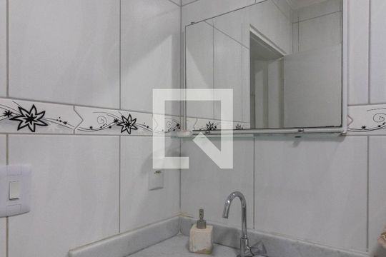 Banheiro de casa à venda com 2 quartos, 190m² em Recanto Bom Jesus, Guarulhos