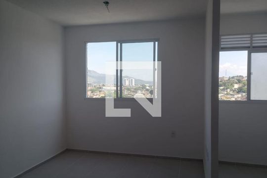 Sala de apartamento para alugar com 2 quartos, 40m² em Anchieta, Nilópolis