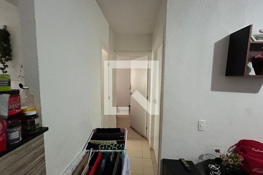Corredor de apartamento à venda com 2 quartos, 40m² em Tomás Coelho, Rio de Janeiro