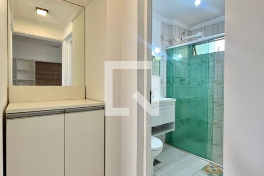 Banheiro de apartamento à venda com 1 quarto, 38m² em Vila Itapura, Campinas