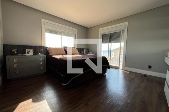 Casa para alugar com 3 quartos, 330m² em Balneario, Florianópolis
