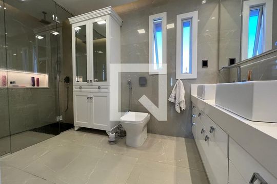 Casa para alugar com 3 quartos, 330m² em Balneario, Florianópolis