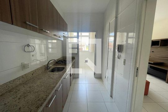 Cozinha de apartamento para alugar com 2 quartos, 100m² em Trindade, Florianópolis