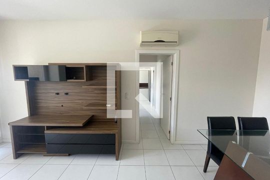 Sala  de apartamento para alugar com 2 quartos, 100m² em Trindade, Florianópolis