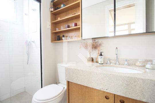 Banheiro  de apartamento à venda com 1 quarto, 35m² em Real Parque, São Paulo