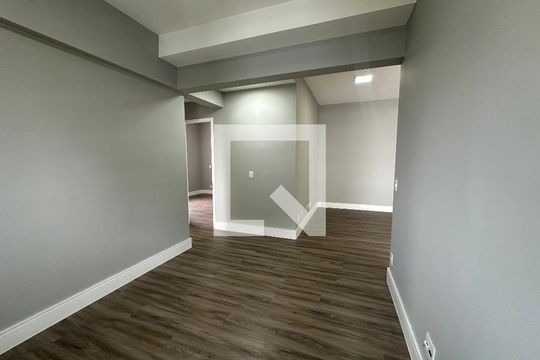 Sala de apartamento à venda com 2 quartos, 107m² em Empresarial 18 do Forte, Barueri