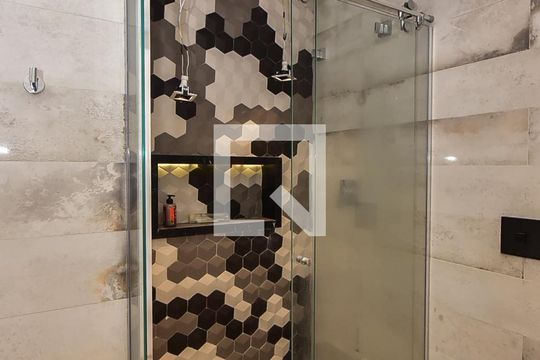 Banheiro Suíte 1 de casa de condomínio à venda com 3 quartos, 466m² em Morumbi, São Paulo