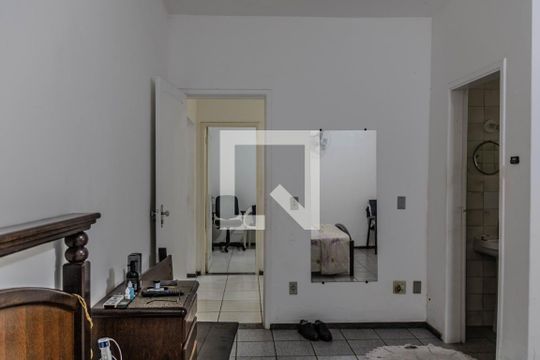 Suíte de casa para alugar com 2 quartos, 145m² em Camargos, Belo Horizonte