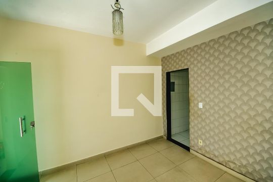 Casa para alugar com 3 quartos, 115m² em Santa Terezinha, Belo Horizonte