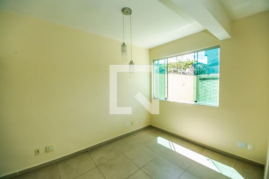 Casa para alugar com 3 quartos, 115m² em Santa Terezinha, Belo Horizonte