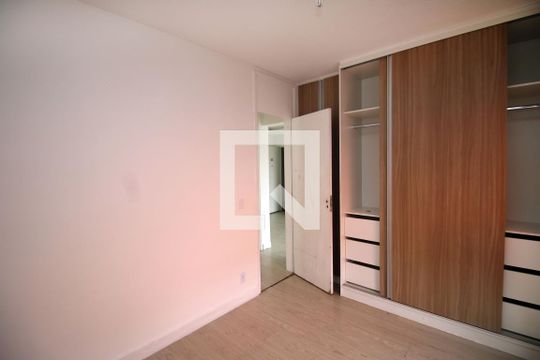 Quarto 1 de apartamento à venda com 2 quartos, 60m² em Parada de Lucas, Rio de Janeiro
