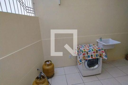 Casa à venda com 2 quartos, 50m² em Olaria, Canoas
