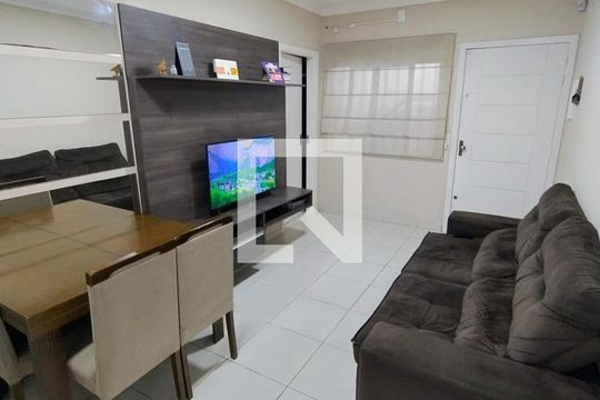 Casa à venda com 2 quartos, 50m² em Olaria, Canoas