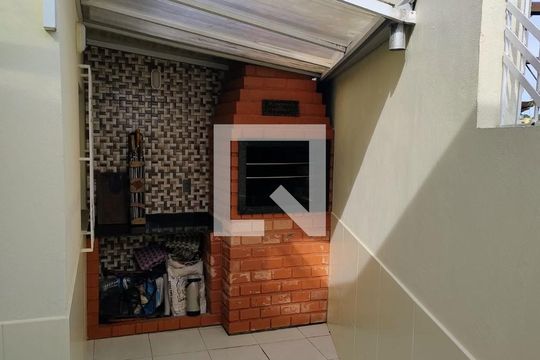 Casa à venda com 2 quartos, 50m² em Olaria, Canoas