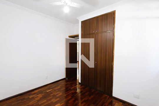 Quarto 2 de apartamento para alugar com 2 quartos, 65m² em Padre Eustáquio, Belo Horizonte