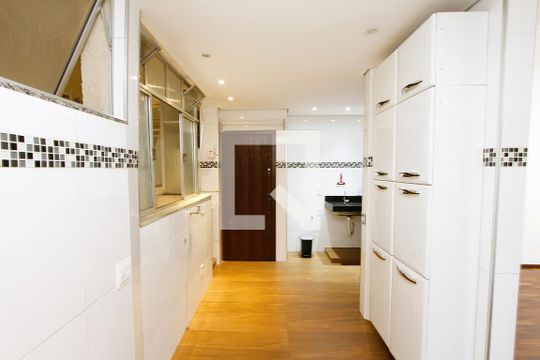 Cozinha e Área de Serviço de apartamento para alugar com 2 quartos, 65m² em Padre Eustáquio, Belo Horizonte