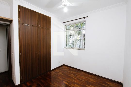 Quarto 2 de apartamento para alugar com 2 quartos, 65m² em Padre Eustáquio, Belo Horizonte