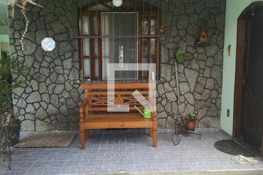 Casa para alugar com 3 quartos, 190m² em Taquara, Rio de Janeiro