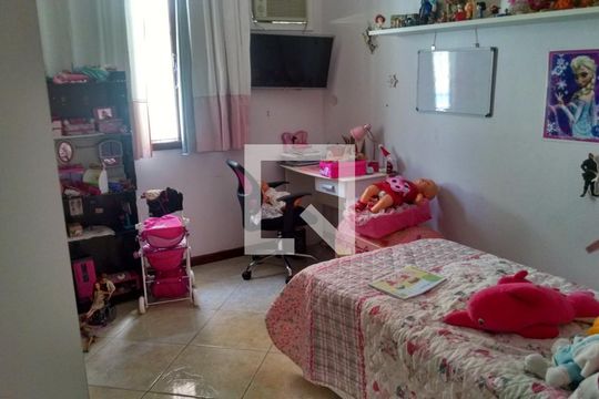 Casa à venda com 3 quartos, 190m² em Taquara, Rio de Janeiro