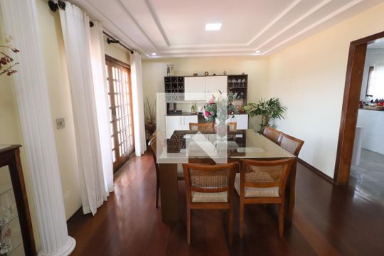 Sala de casa à venda com 3 quartos, 424m² em City Bussocaba, Osasco