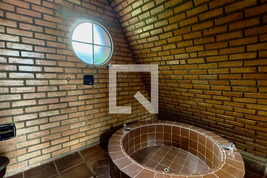 Casa à venda com 3 quartos, 10300m² em Jardim Petropolis, Nova Lima