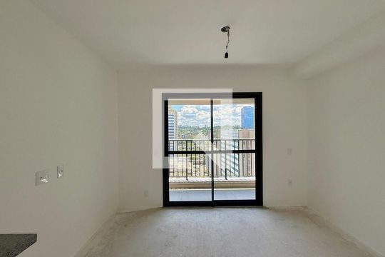 Quarto  de kitnet/studio para alugar com 0 quarto, 24m² em Vila Cordeiro, São Paulo