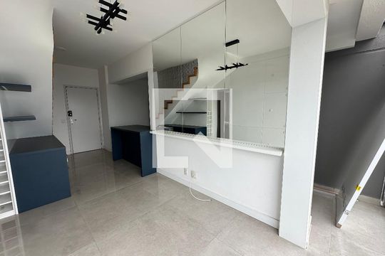 Sala de apartamento para alugar com 2 quartos, 188m² em Melville Empresarial Ii, Barueri