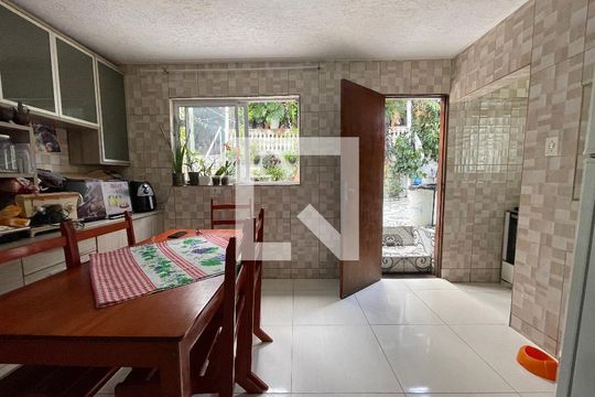 Cozinha de casa à venda com 4 quartos, 130m² em Vila Sao Domingos, São Paulo