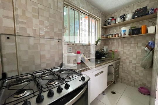 Cozinha de casa à venda com 4 quartos, 130m² em Vila Sao Domingos, São Paulo